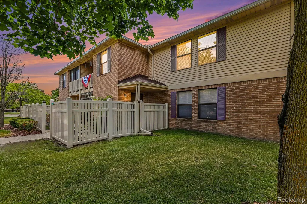 61154 Greenwood Drive South Lyon City MI 48178