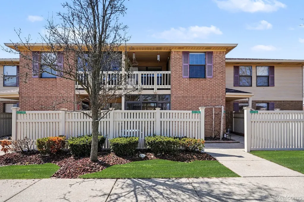 61154 Greenwood Drive South Lyon City MI 48178