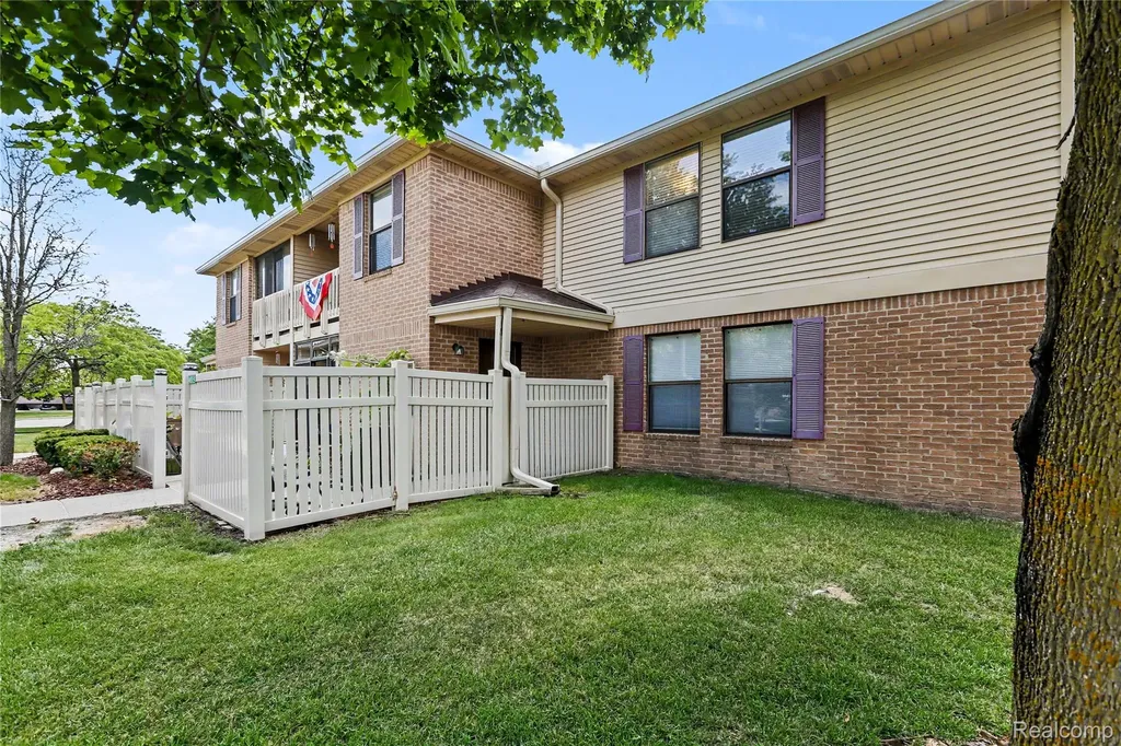 61154 Greenwood Drive South Lyon City MI 48178