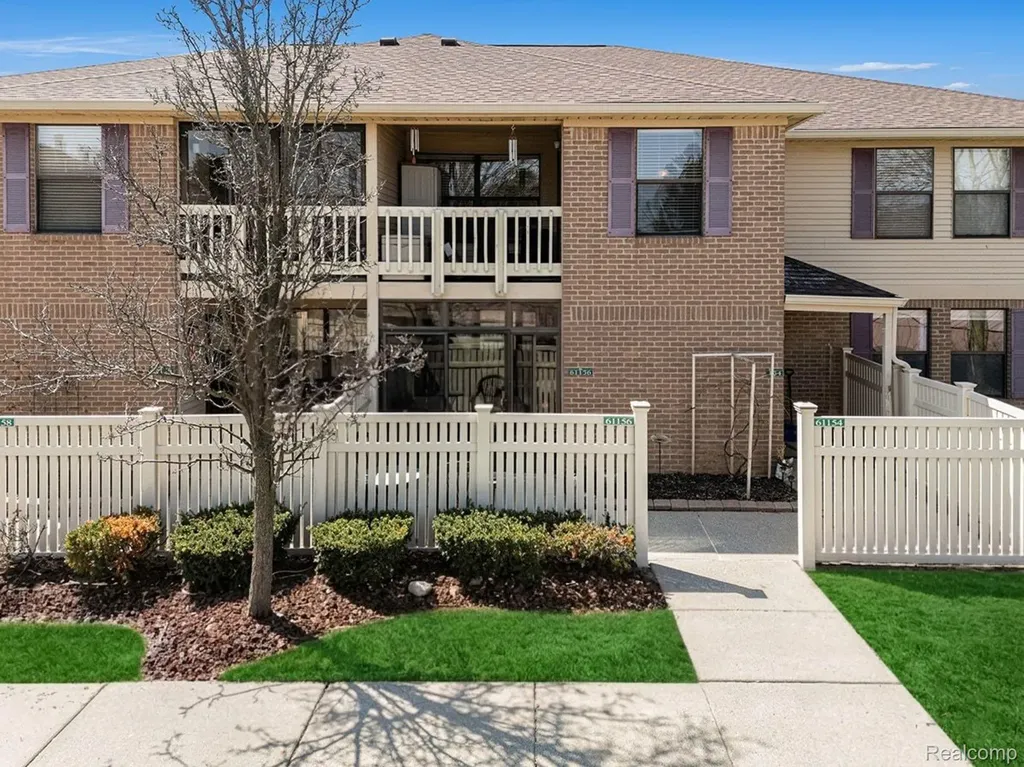 61154 Greenwood Drive South Lyon City MI 48178