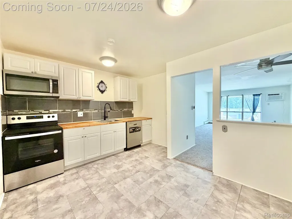 26305 W 7 Mile Road Redford Charter Township MI 48240