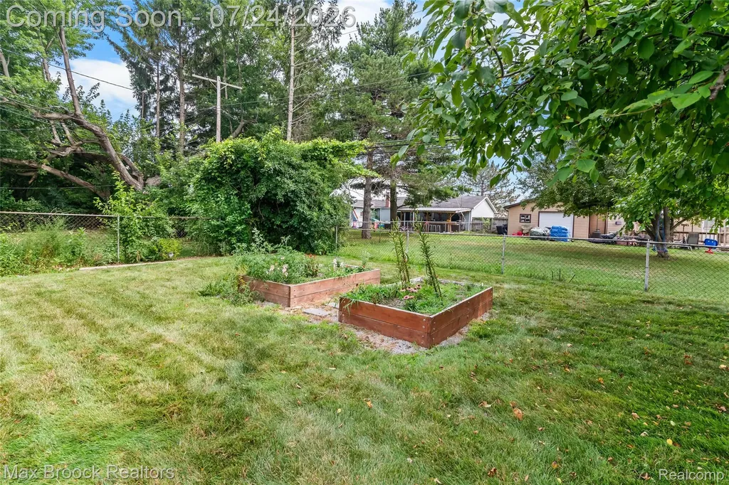 30723 Lonnie Boulevard Westland City MI 48185