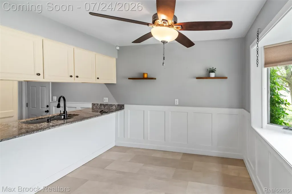 30723 Lonnie Boulevard Westland City MI 48185