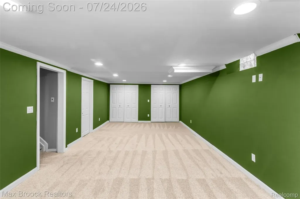 30723 Lonnie Boulevard Westland City MI 48185