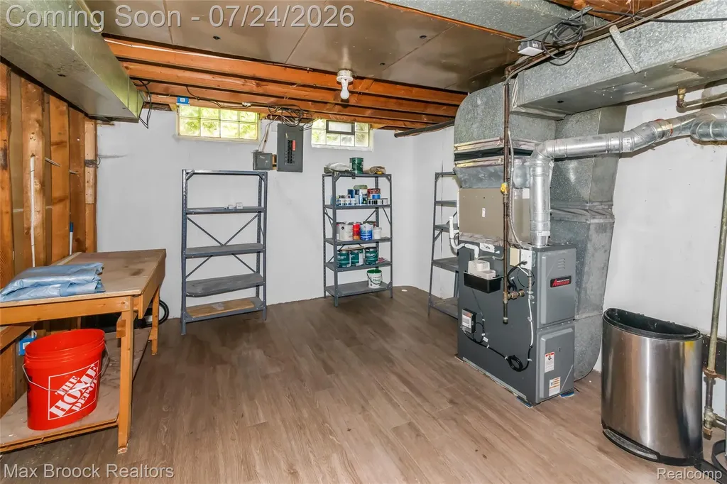 30723 Lonnie Boulevard Westland City MI 48185