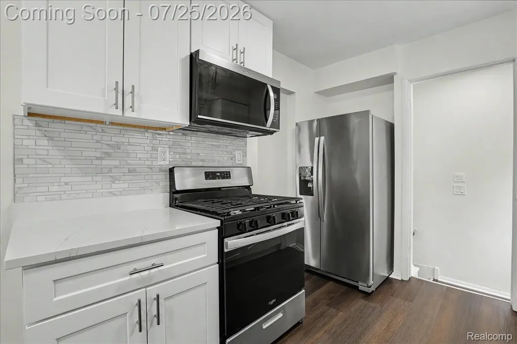 19382 Antago Street Livonia City MI 48152