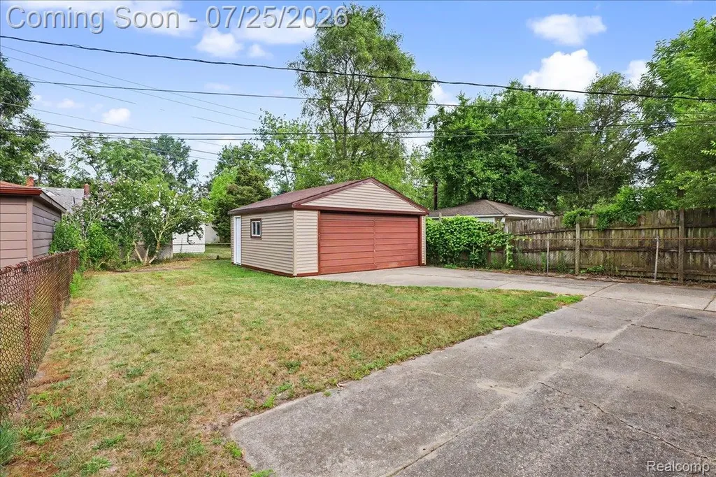 19382 Antago Street Livonia City MI 48152