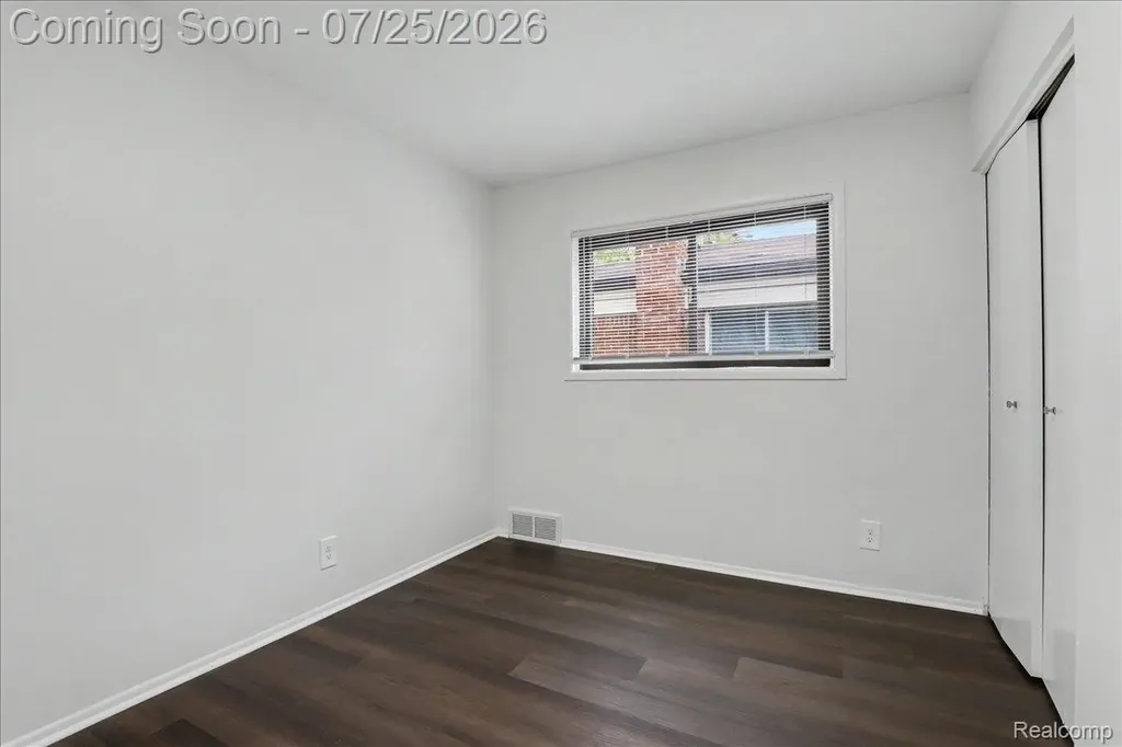 19382 Antago Street Livonia City MI 48152