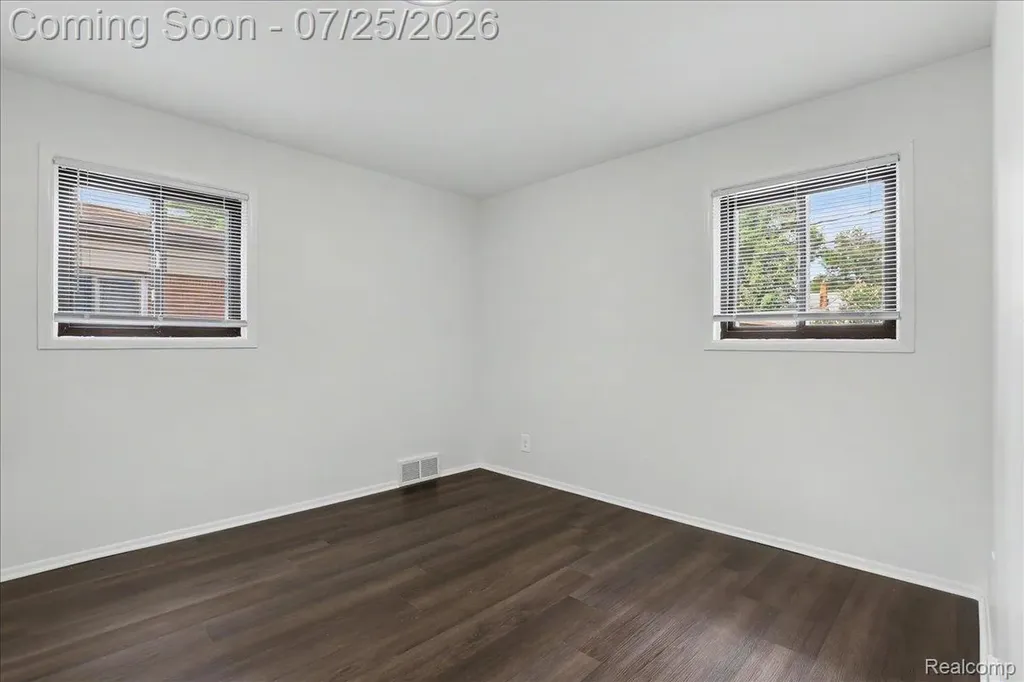 19382 Antago Street Livonia City MI 48152