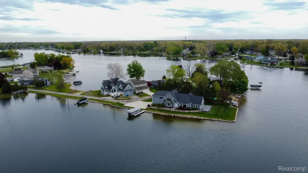 625 Island Drive White Lake Charter Township MI 48386