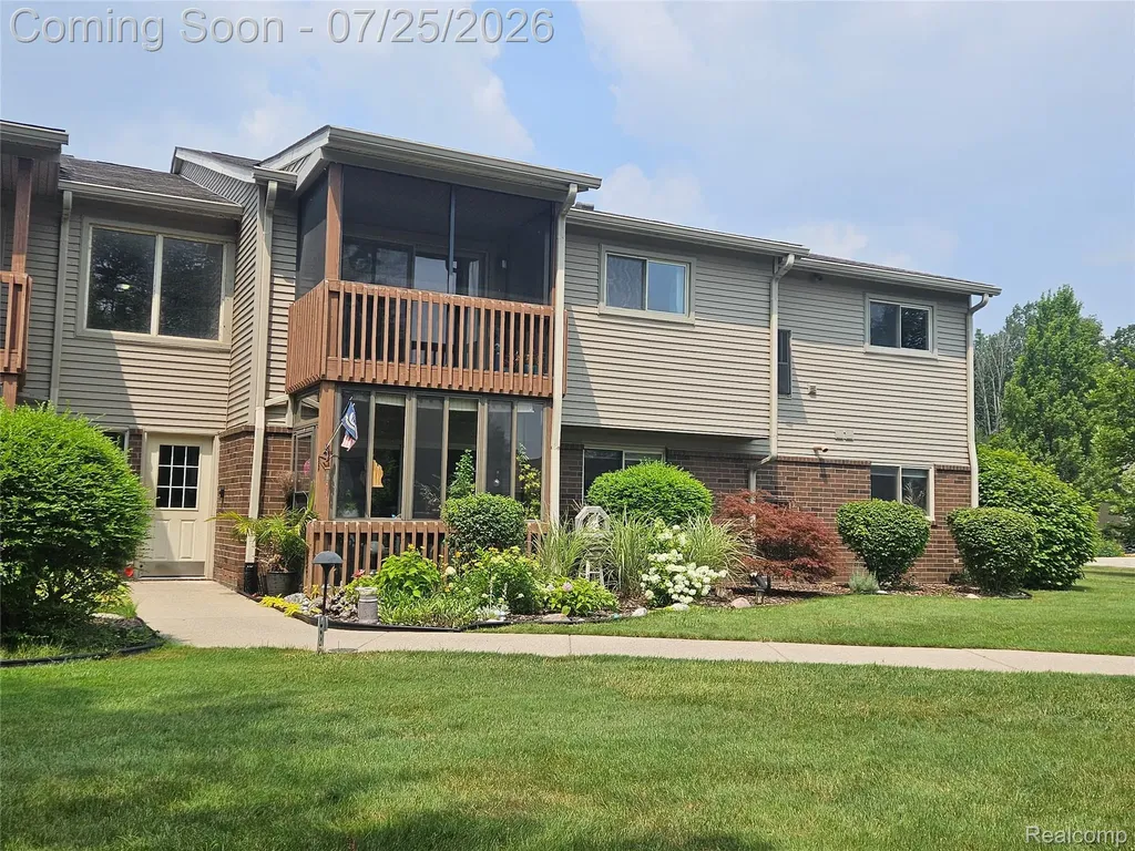 10161 Nancys Boulevard Grosse Ile Township MI 48138