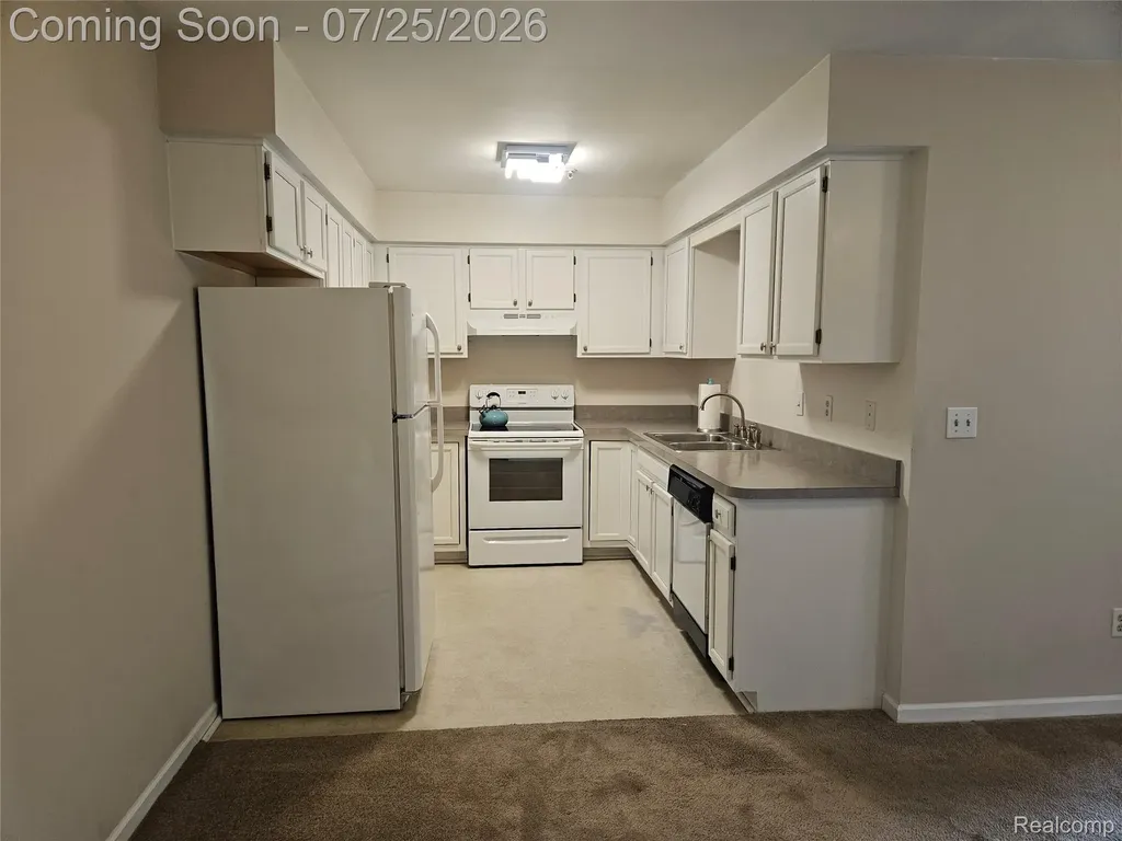 10161 Nancys Boulevard Grosse Ile Township MI 48138