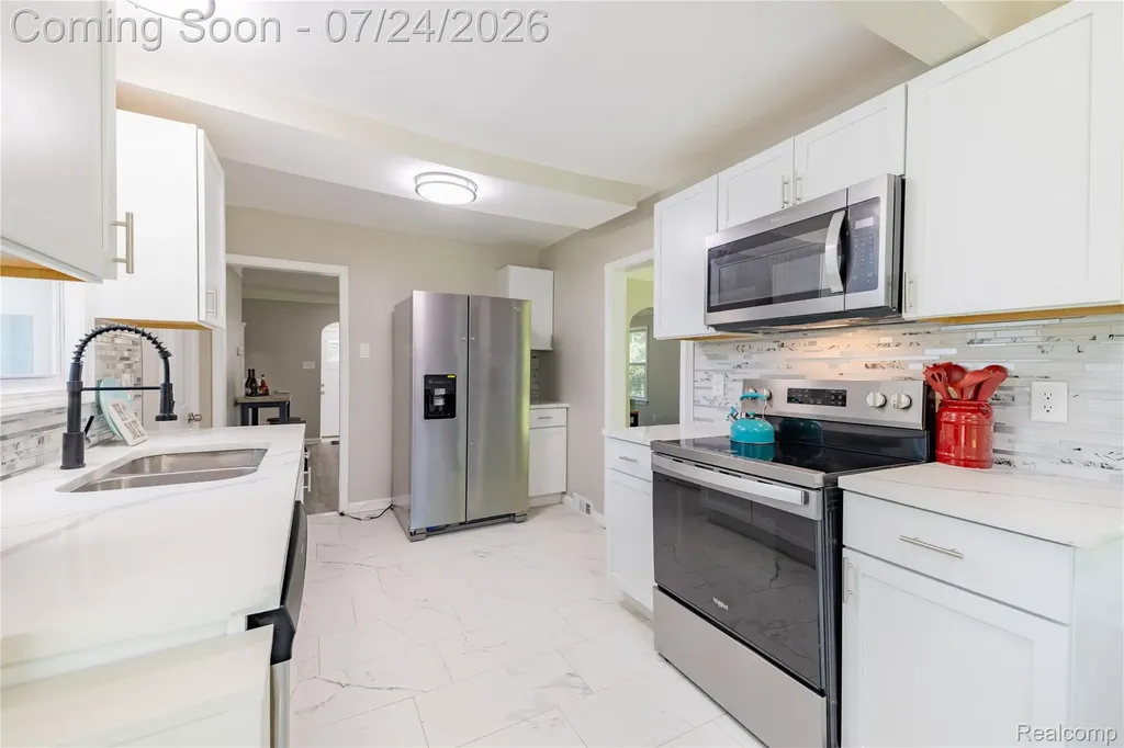 9838 Grosse Ile Parkway Grosse Ile Township MI 48138