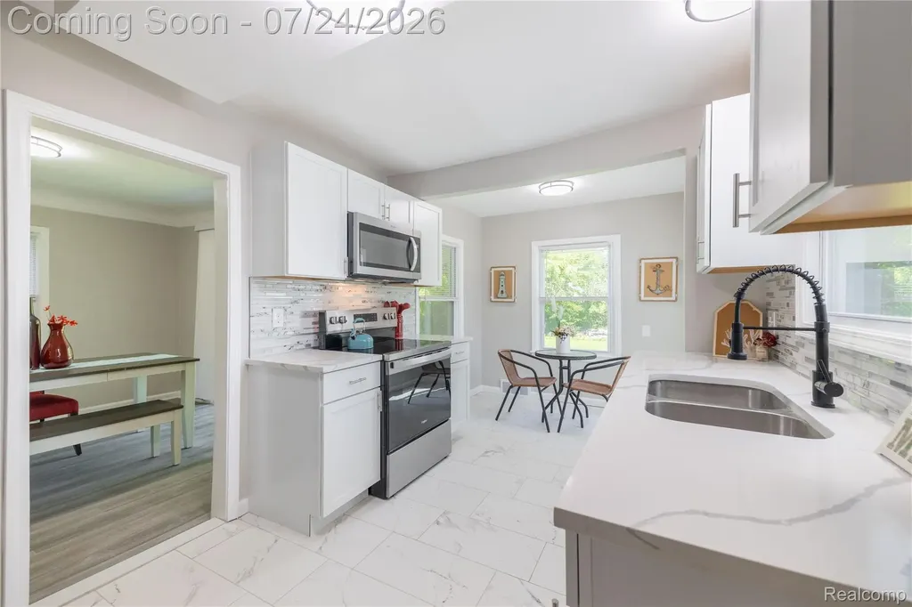 9838 Grosse Ile Parkway Grosse Ile Township MI 48138