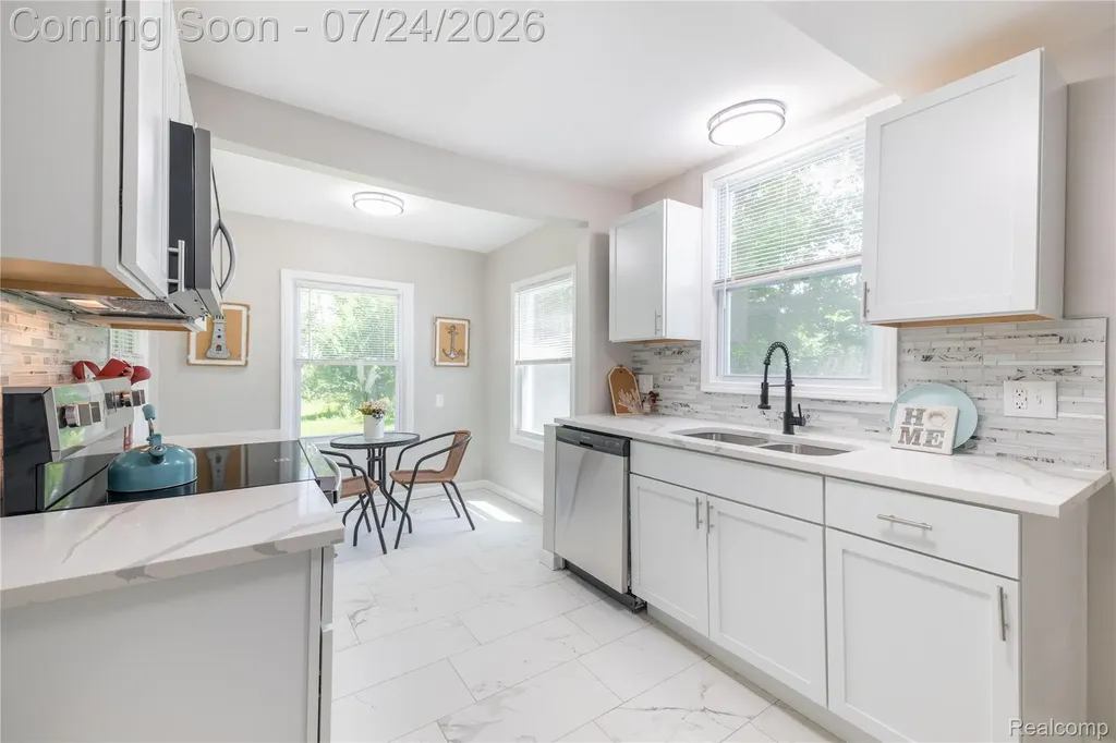 9838 Grosse Ile Parkway Grosse Ile Township MI 48138