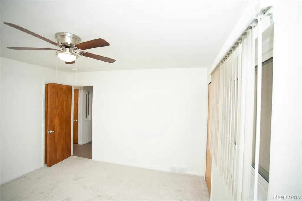 24091 Eastwood Street Oak Park City MI 48237
