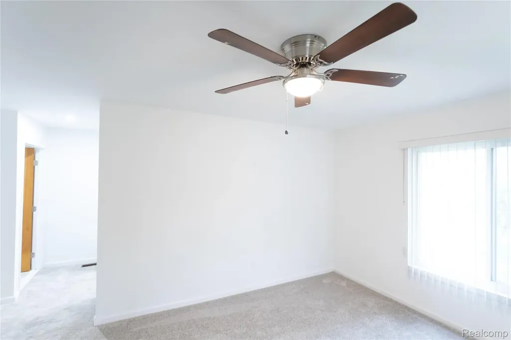 24091 Eastwood Street Oak Park City MI 48237