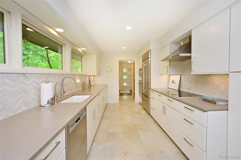 3310 Dogwood Court Bloomfield Hills City MI 48304