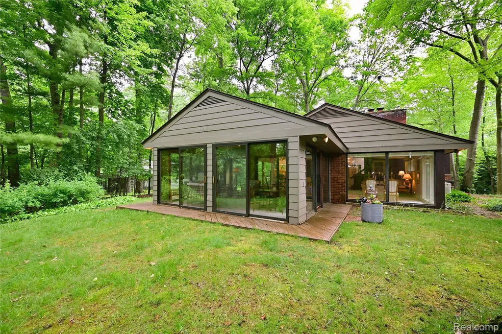 3310 Dogwood Court Bloomfield Hills City MI 48304