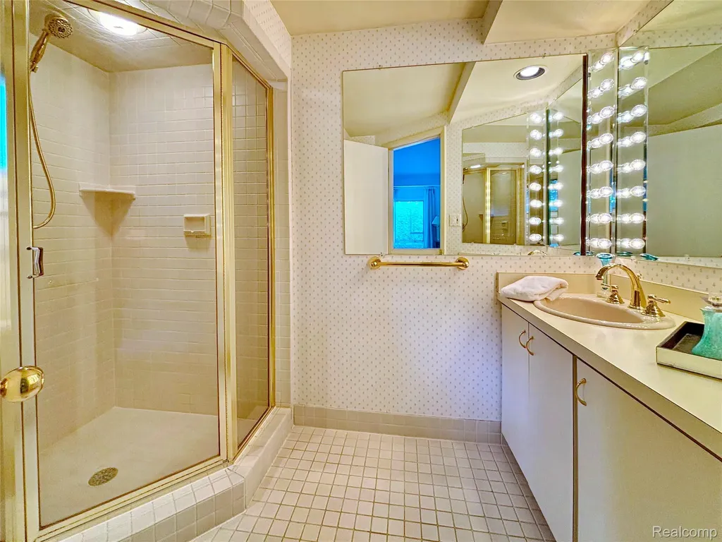 3310 Dogwood Court Bloomfield Hills City MI 48304