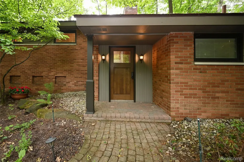 3310 Dogwood Court Bloomfield Hills City MI 48304