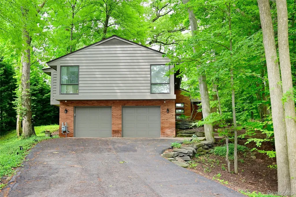 3310 Dogwood Court Bloomfield Hills City MI 48304