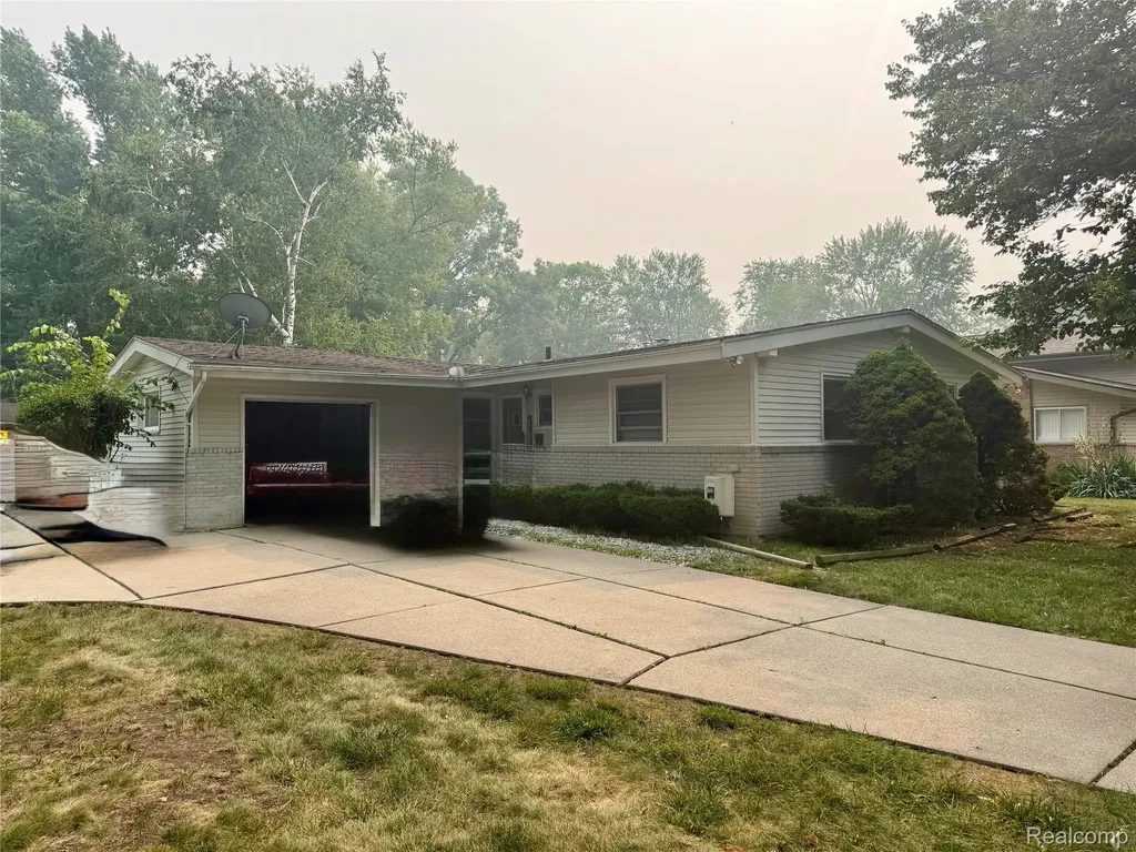 19007 Webster Avenue Southfield City MI 48076