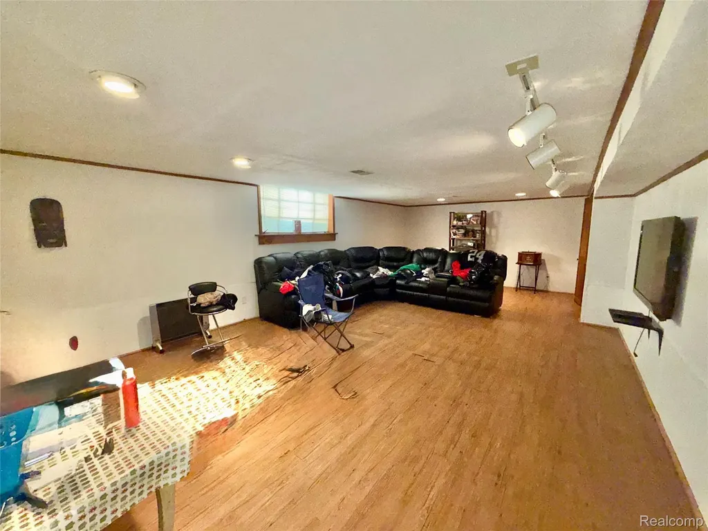 19007 Webster Avenue Southfield City MI 48076