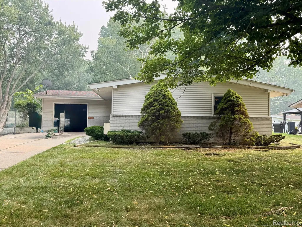 19007 Webster Avenue Southfield City MI 48076