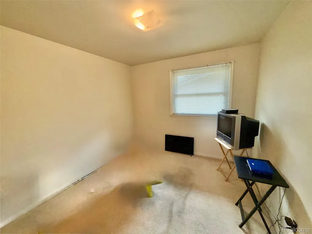 19007 Webster Avenue Southfield City MI 48076