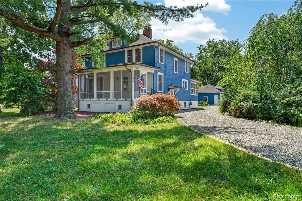 27108 E River Road Grosse Ile Township MI 48138