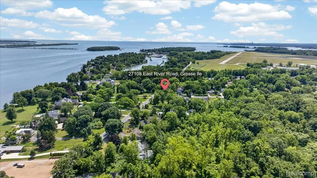 27108 E River Road Grosse Ile Township MI 48138
