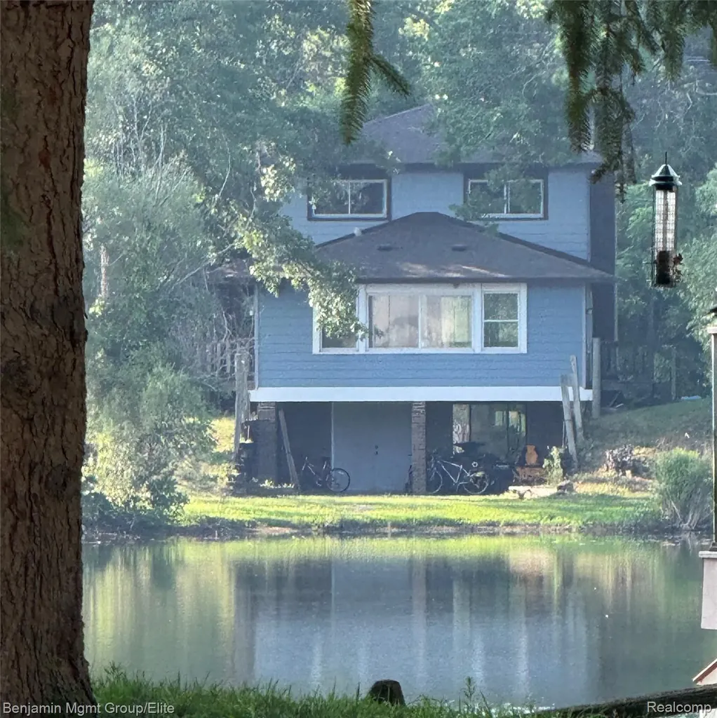 6764 Grand Beach Drive Genoa Township MI 48114