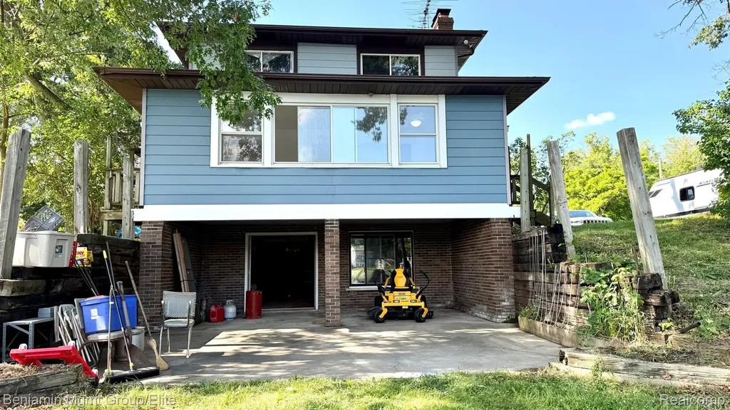 6764 Grand Beach Drive Genoa Township MI 48114