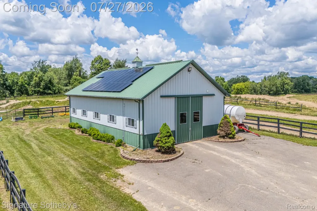 3132 Papadelis Court Hadley Township MI 48371