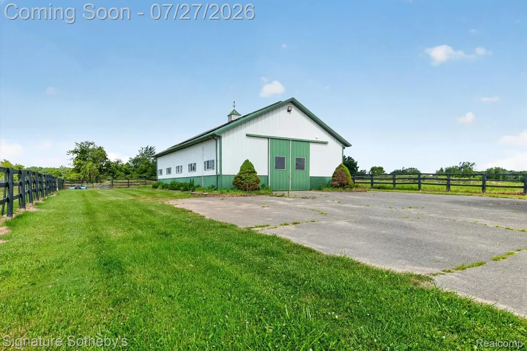 3132 Papadelis Court Hadley Township MI 48371