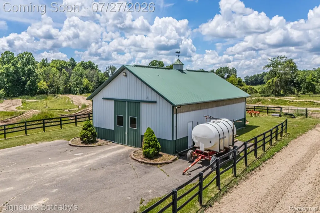 3132 Papadelis Court Hadley Township MI 48371
