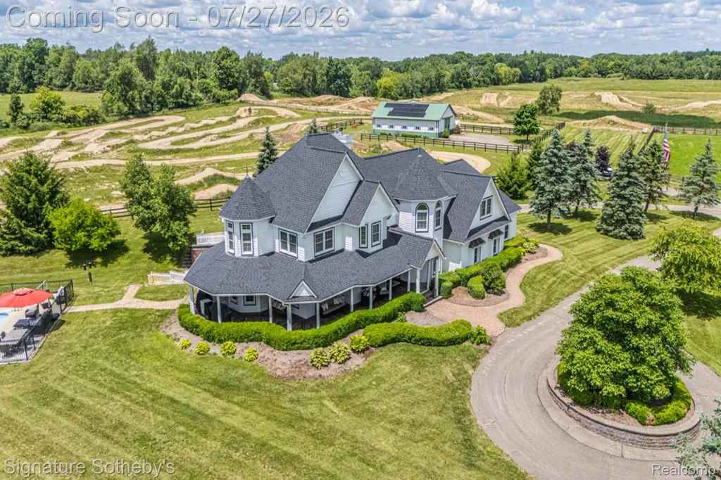 3132 Papadelis Court Hadley Township MI 48371