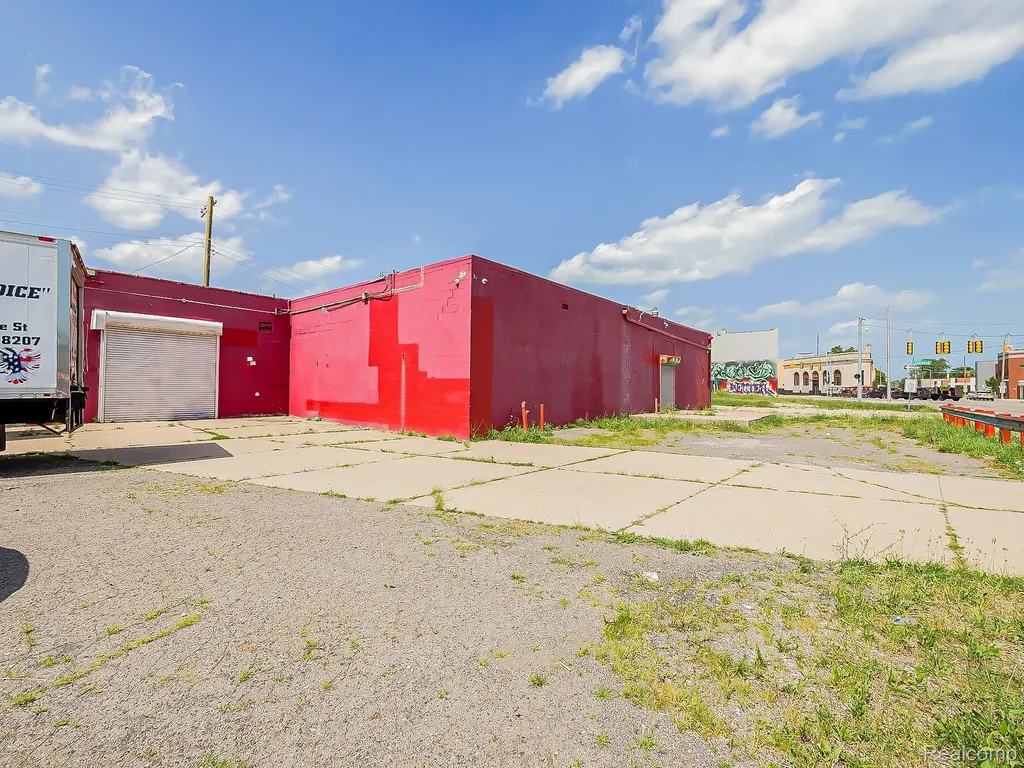 3177 Mack Avenue Detroit City MI 48207