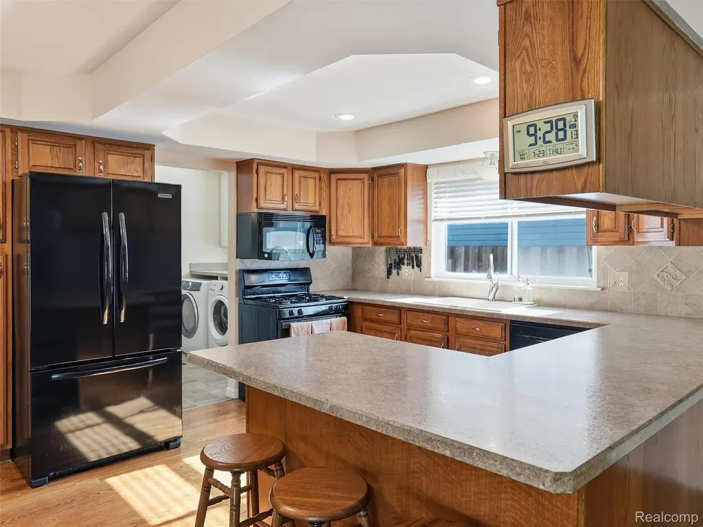 12982 Canterbury Drive Sterling Heights City MI 48312