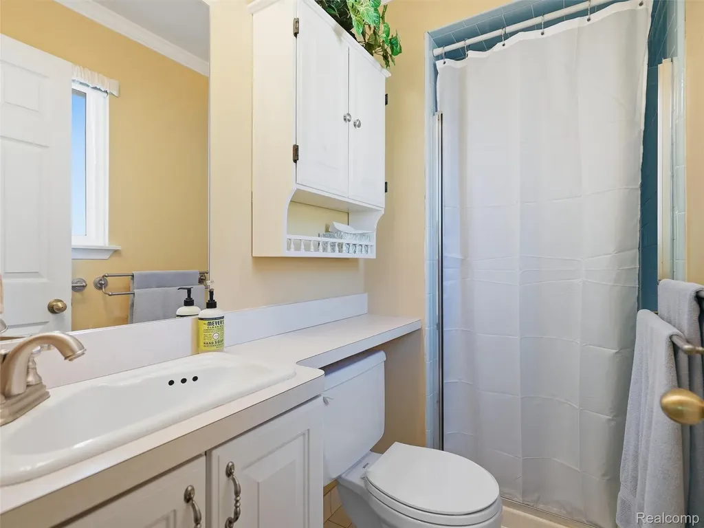 12982 Canterbury Drive Sterling Heights City MI 48312