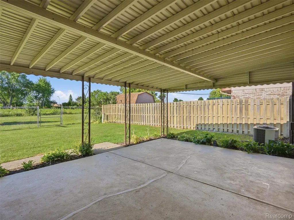 12982 Canterbury Drive Sterling Heights City MI 48312