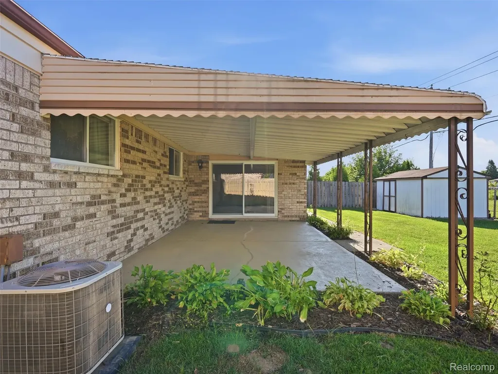 12982 Canterbury Drive Sterling Heights City MI 48312