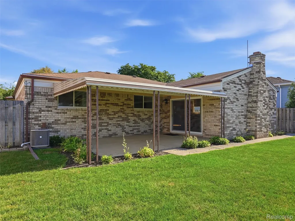 12982 Canterbury Drive Sterling Heights City MI 48312
