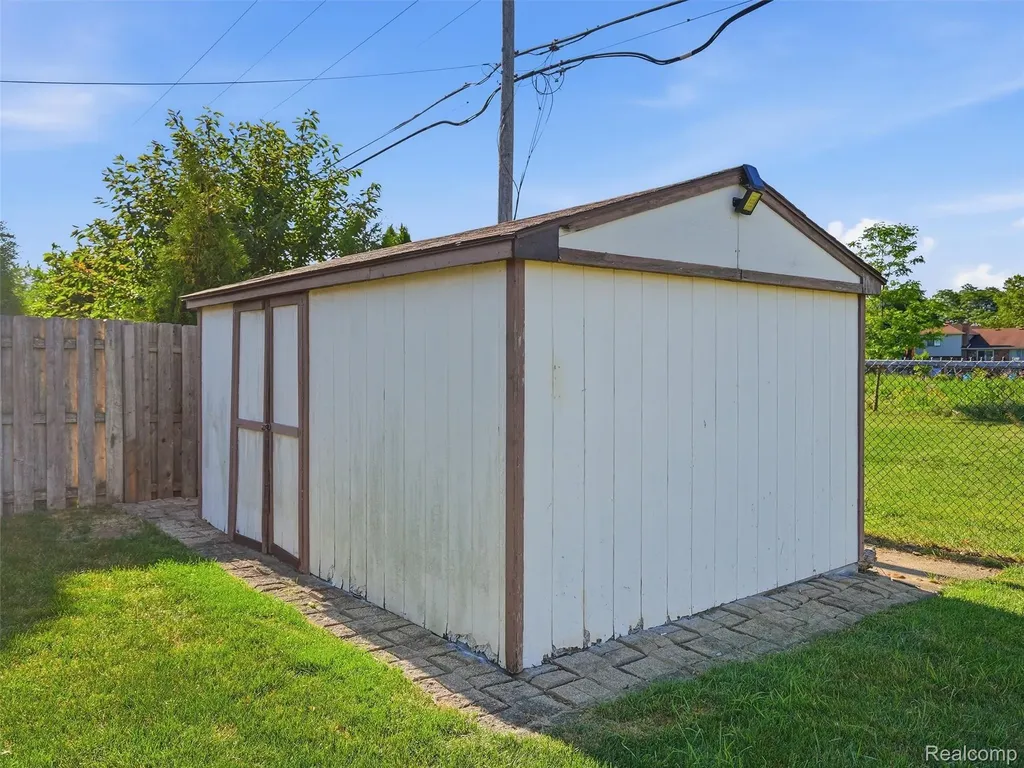 12982 Canterbury Drive Sterling Heights City MI 48312