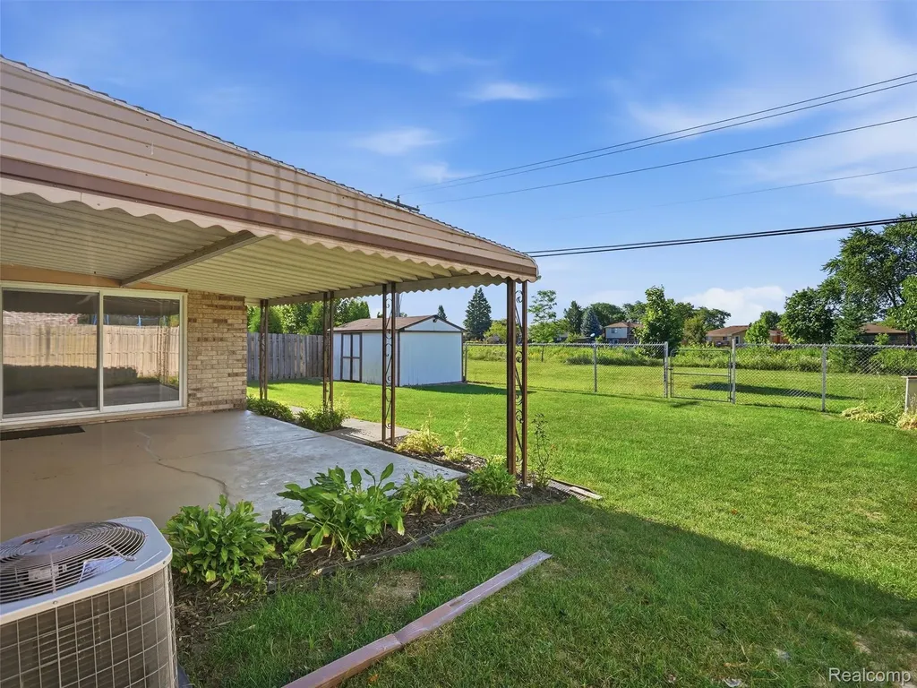 12982 Canterbury Drive Sterling Heights City MI 48312