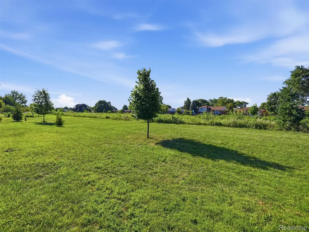 12982 Canterbury Drive Sterling Heights City MI 48312