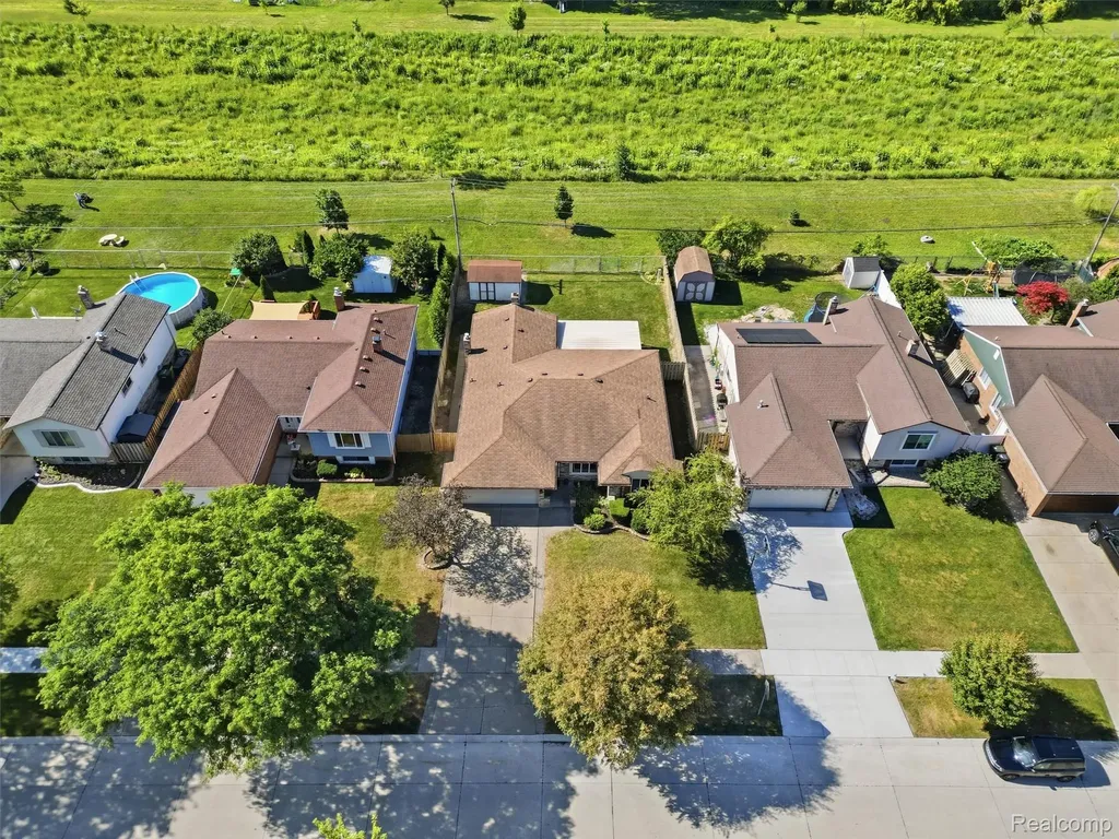 12982 Canterbury Drive Sterling Heights City MI 48312