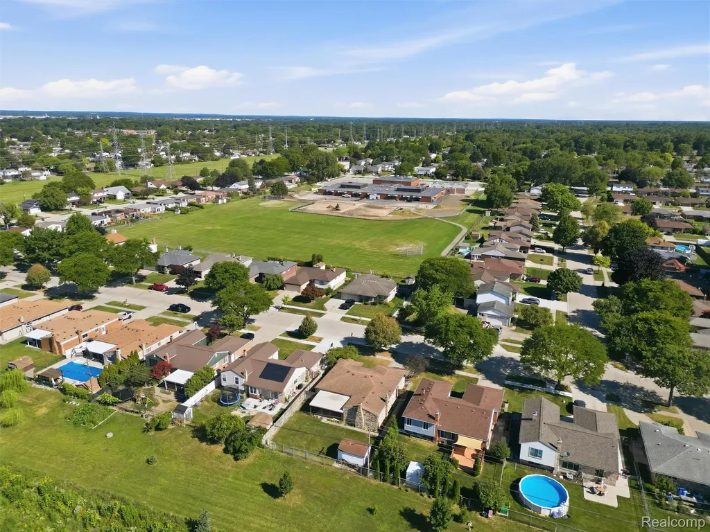 12982 Canterbury Drive Sterling Heights City MI 48312