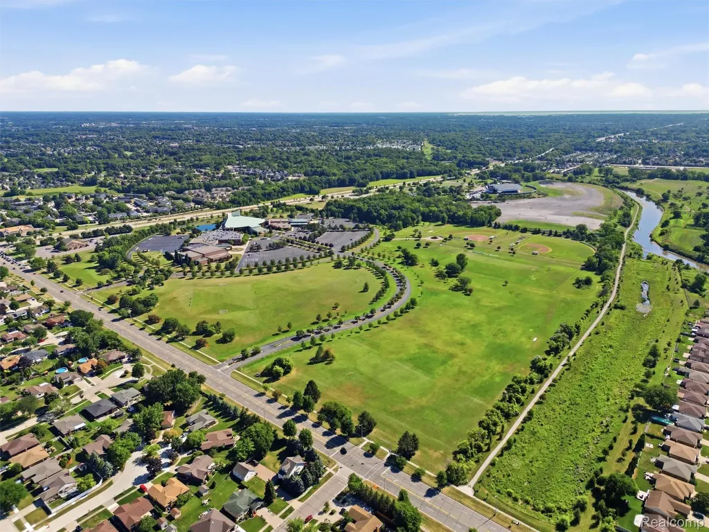 12982 Canterbury Drive Sterling Heights City MI 48312